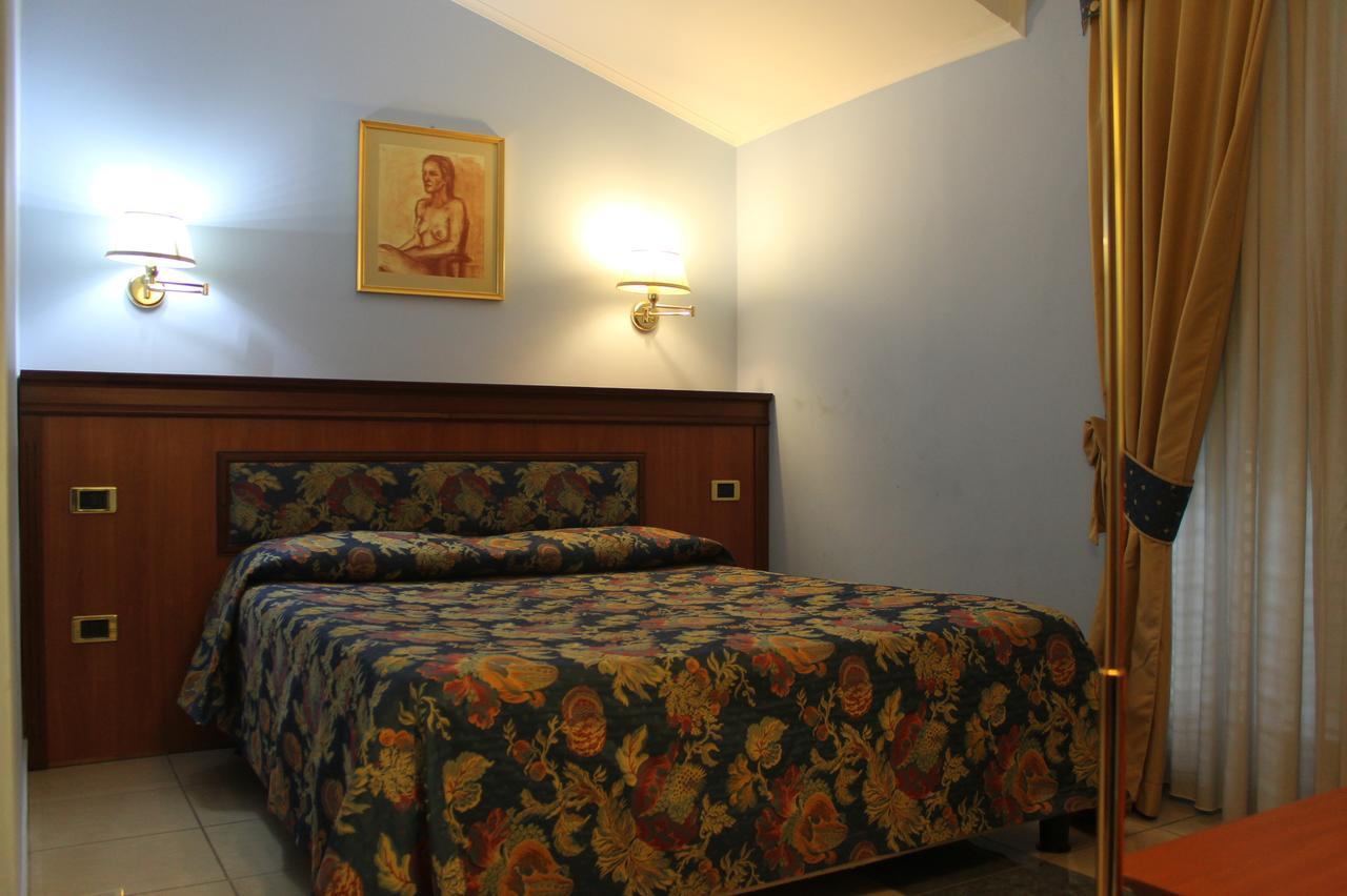 אבלינו Hotel Malaga מראה חיצוני תמונה